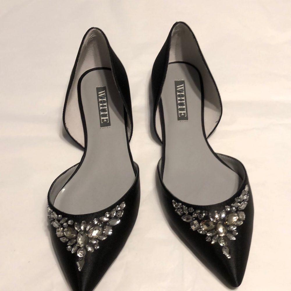NWT VERA WANG BLACK FLATS.